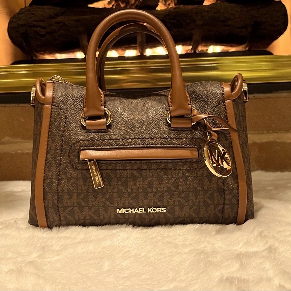 NWT Michael Kors Carine Extra-Small Logo Satchel Crossbody Bag Brown. - Picture 1 of 4